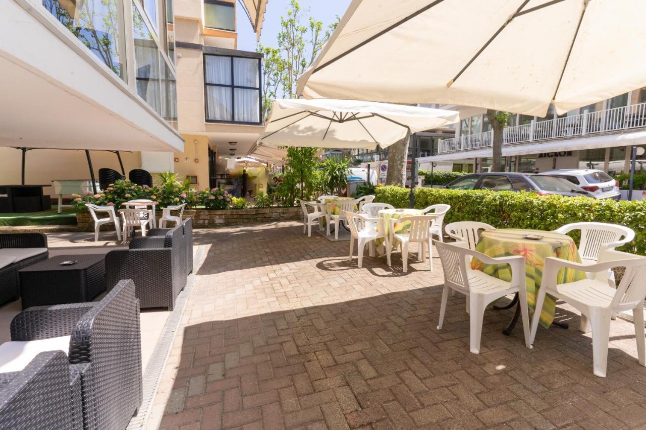 Hotel Villa Isola Rimini Dış mekan fotoğraf