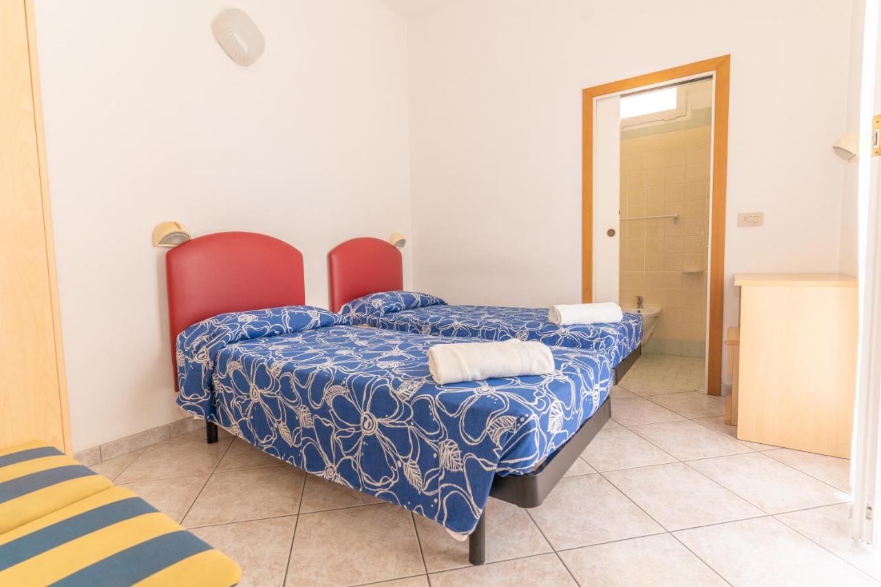 Hotel Villa Isola Rimini Dış mekan fotoğraf