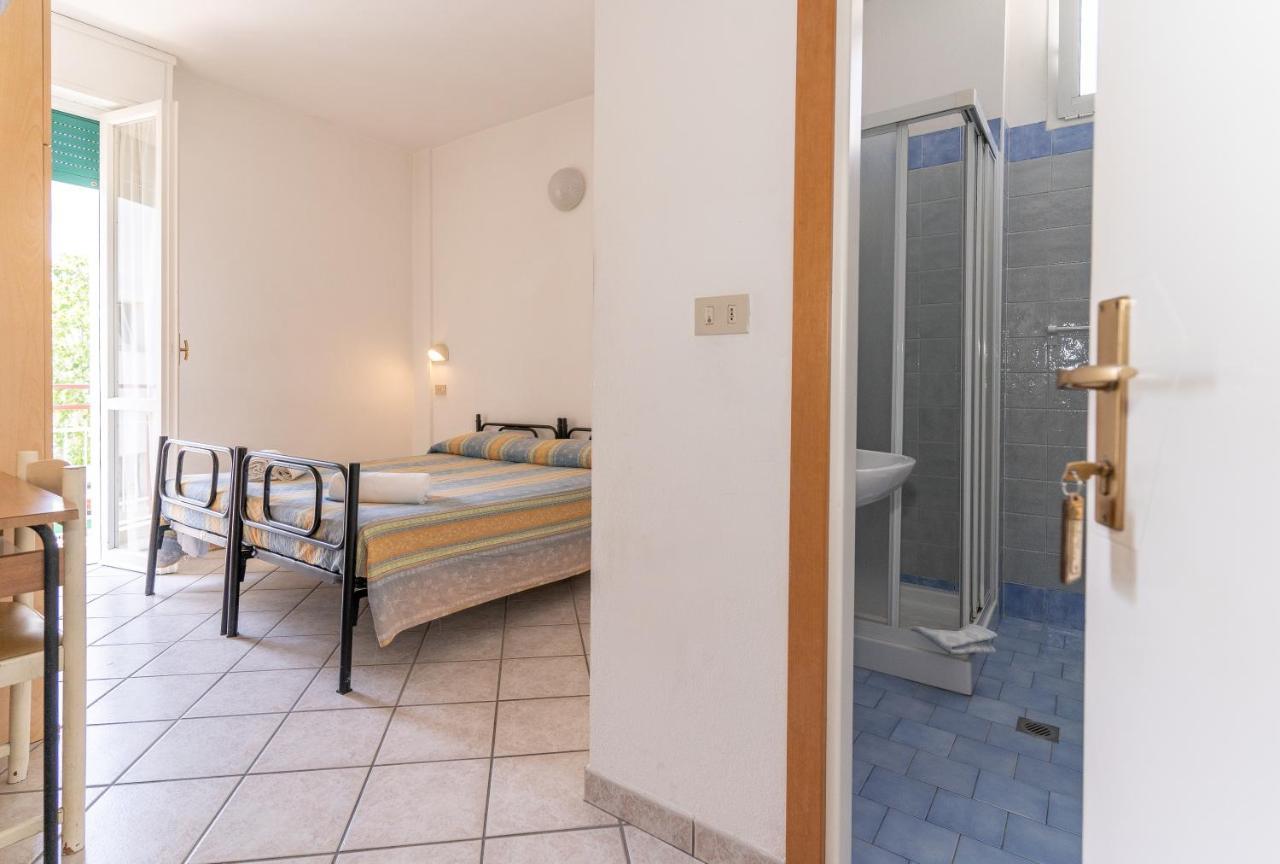 Hotel Villa Isola Rimini Dış mekan fotoğraf