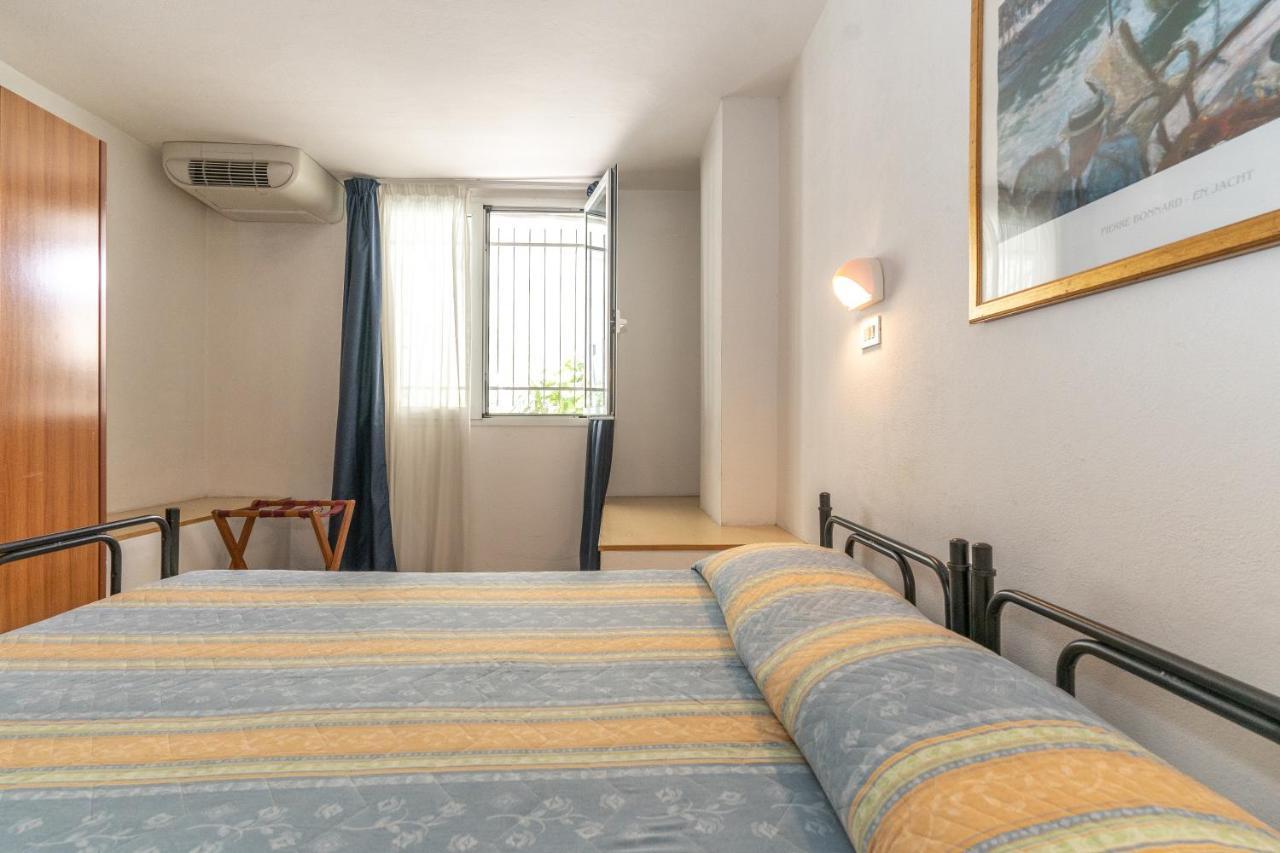Hotel Villa Isola Rimini Dış mekan fotoğraf