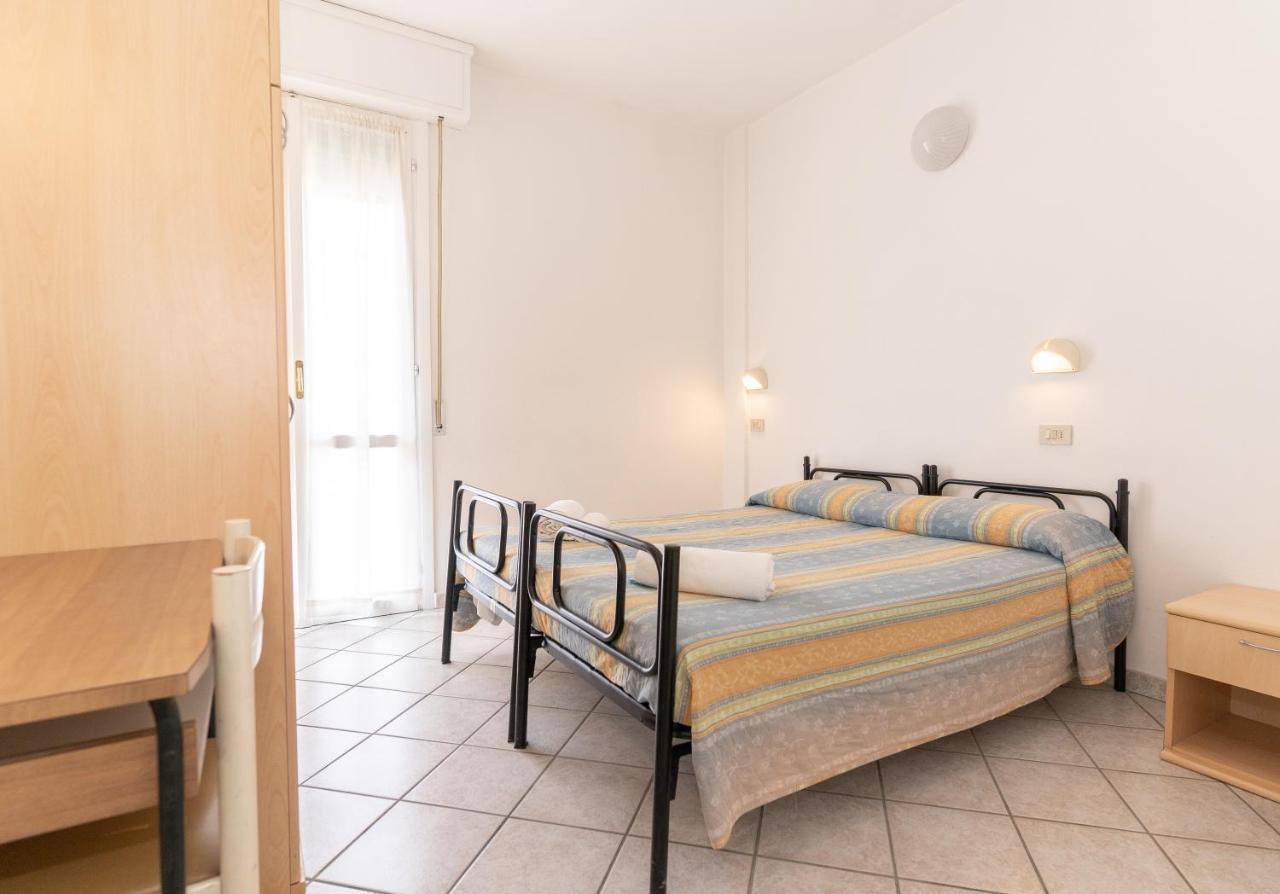 Hotel Villa Isola Rimini Dış mekan fotoğraf